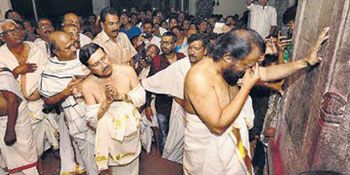 News Photo 1 - India - Samakaalikam - dasetthan_mookambika