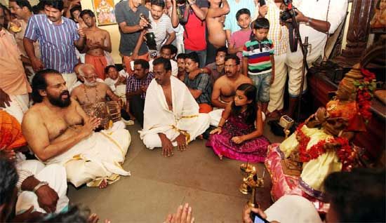 News Photo 2 - India - Samakaalikam - dasetthan_mookambika
