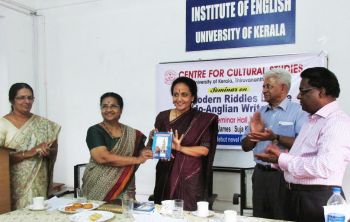 News Photo 1 - India - Arts-Literature - releasing_english_novel_karoor_soman