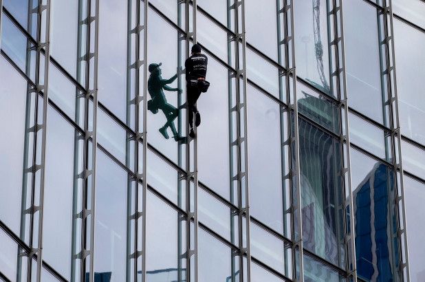 News Photo 1 - Germany - Otta Nottathil - 29920195spiderman