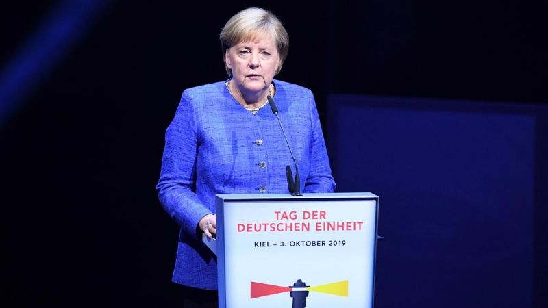 News Photo 1 - Germany - Otta Nottathil - 41020196german