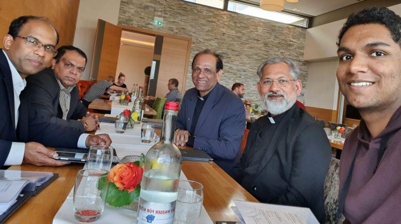 News Photo 2 - Germany - Otta Nottathil - mar_perumthottam_visit_krakow_st_john_paul_reliquine
