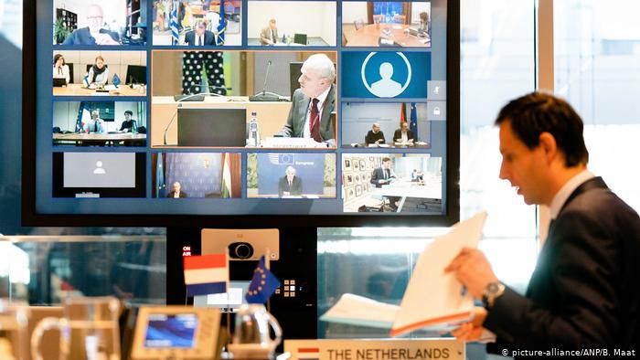 News Photo 1 - Europe - Finance - 10420202package