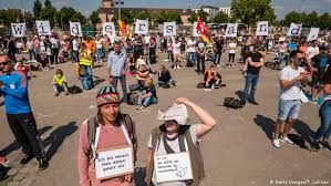 News Photo 1 - Europe - Otta Nottathil - 17520204protest