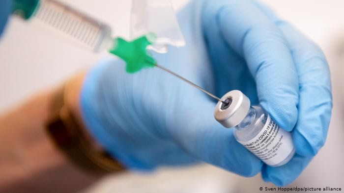 News Photo 1 - Europe - Otta Nottathil - 16120213vaccine