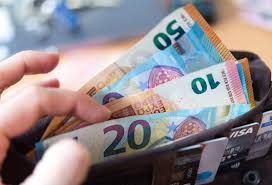 News Photo 1 - Germany - Finance - 18220218salary