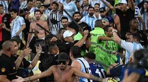 News Photo 1 - Other Countries - Sports - argengtina_brazil_fifa_action
