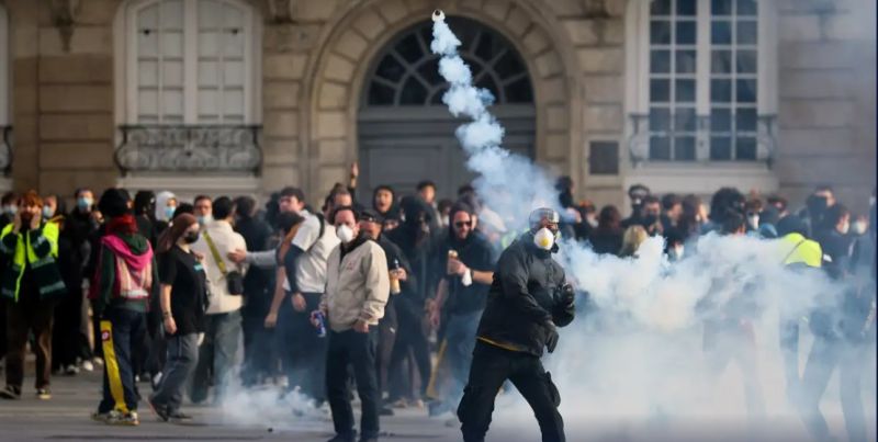News Photo 2 - Europe - Otta Nottathil - new_demos_france_70000_police_sqad_on_duty_24_0ct_2026