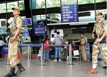 Photo #1 - India - Otta Nottathil - smuggle_gold_air_india_cabin_crew_passenger_arrested